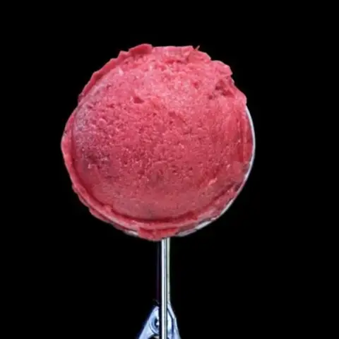 Vişneli Dondurma ( Sorbe)